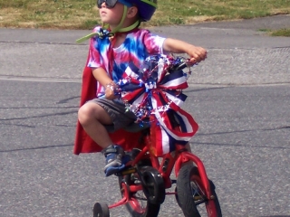 4th parade kid on bike